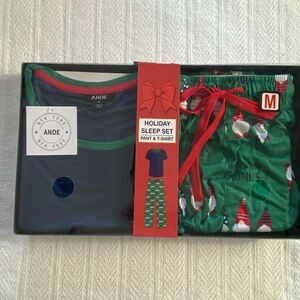 ANDE Holiday Men’s MEDIUM Pant and T-Shirt Sleep Set - Comical Gnomes
